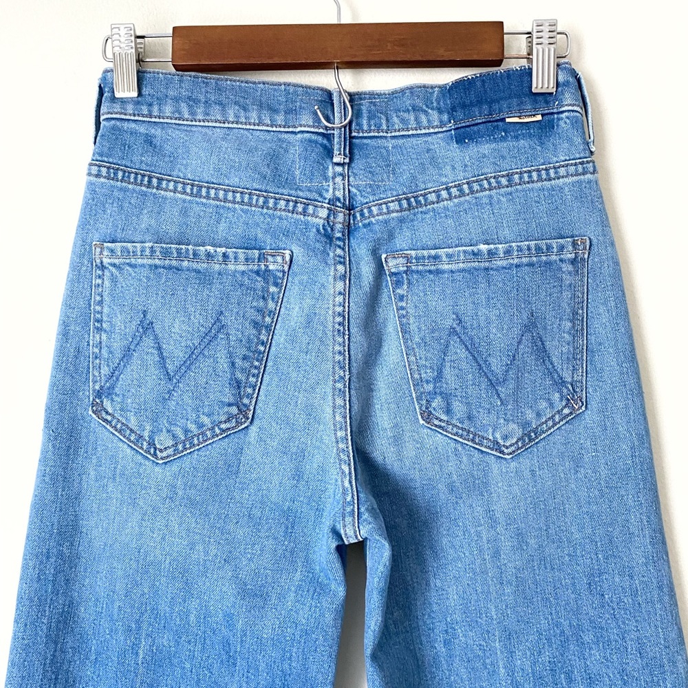 MOTHER Swooner Roller Yoke Crop Flare Jean - Picture 6 of 11
